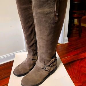 Women's sued Marc Fisher boots. size 5